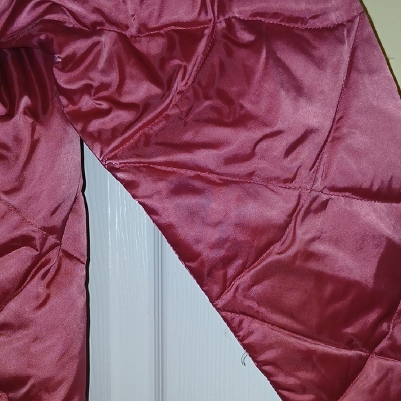 The North Face Red Puffer Jacket - Picture 5 of 11